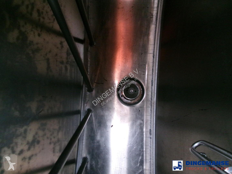 شاحنة Renault 270 4x2 fuel tank 13.8 m3 / 4 comp