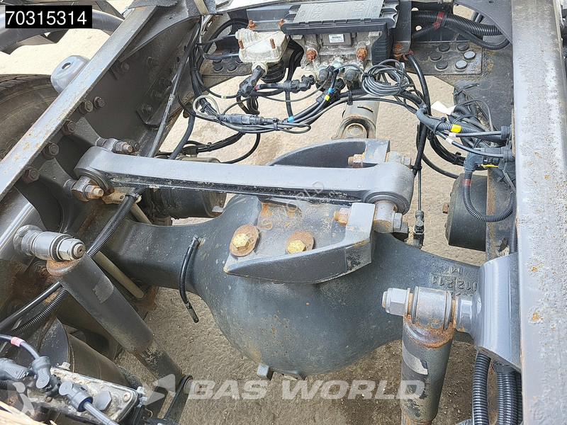 شاحنة Volvo 280 4X2 16tons chassis 4700mm...