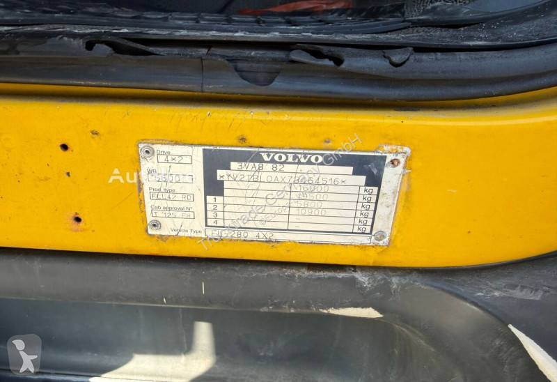 Camion Volvo 638 FLL-280 / Dieselpumpe fehlt