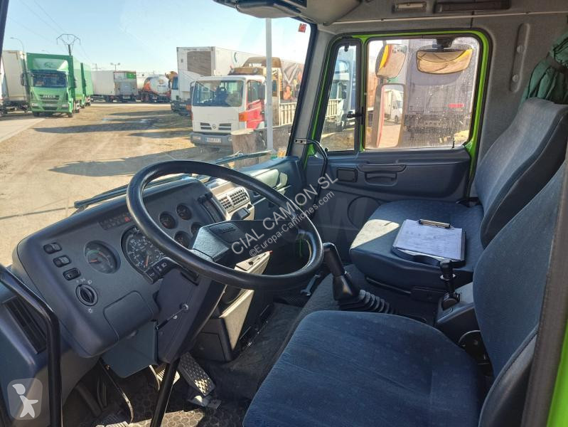 شاحنة DAF 210
