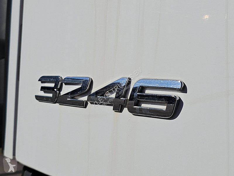 شاحنة Mercedes AROCS 3246