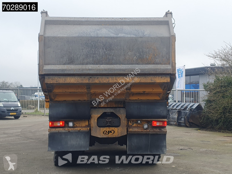 شاحنة Volvo 520  8X4 32m3 AJK Pusher 40Tons...