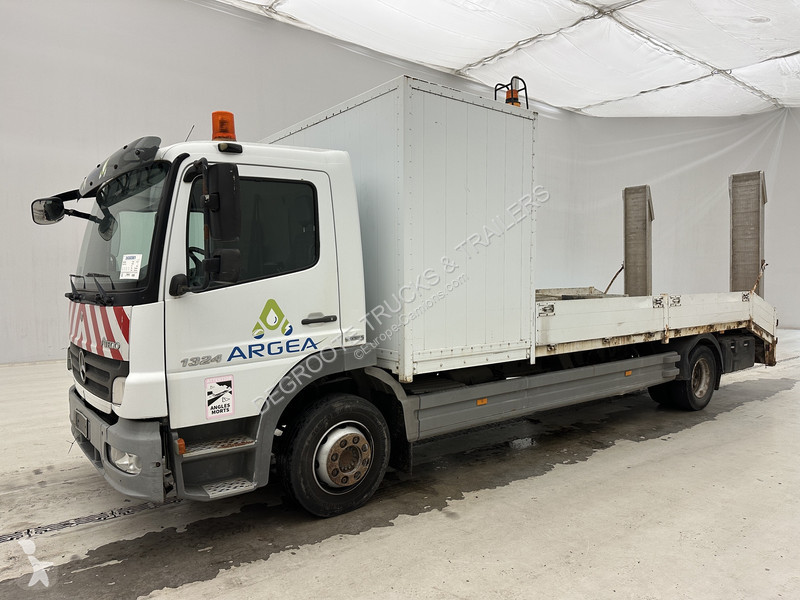 شاحنة Mercedes 1324