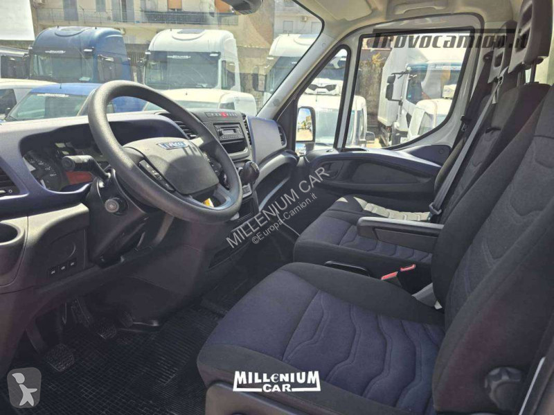 Furgoneta Iveco 35-18 CELLA FIORI (2019)