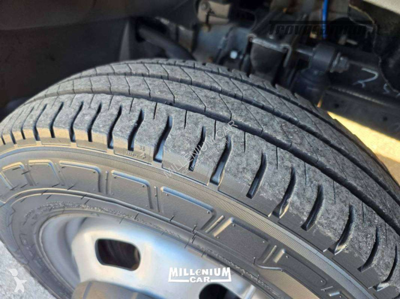 Furgoneta Iveco 50-14 NP CELLA 7 PEDANE FRC