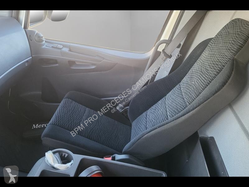 شاحنة Mercedes 1218 N E6