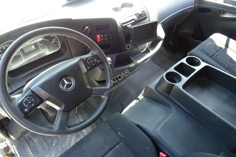 شاحنة Mercedes 1521 Euro 6 kontener 20p....