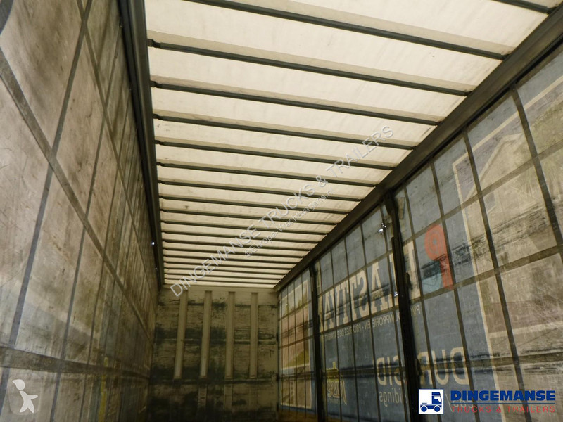 شاحنة Volvo 240 4x2 curtain sider