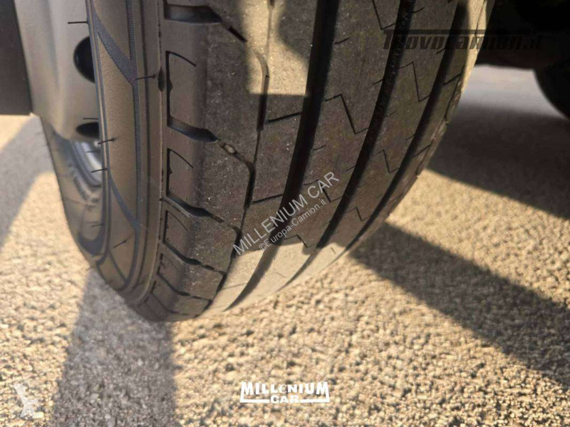 Camion Iveco 72-18 HI MATIC 2018 EURO 6 CELLA 5,20