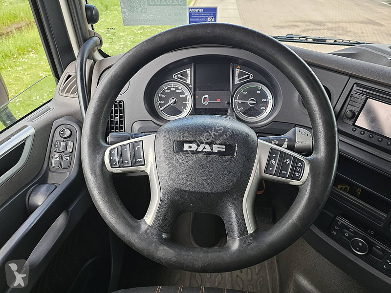 شاحنة DAF 480 6x2*4