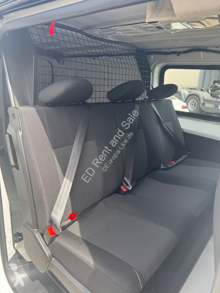 Nyttofordon Opel Vivaro Flex Space AHK/HolzBoden