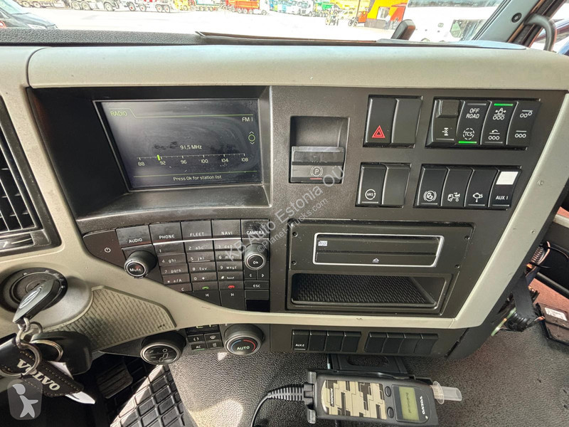 شاحنة Volvo 460 8x4*4 FOR SALE AS CHASSIS / 9...