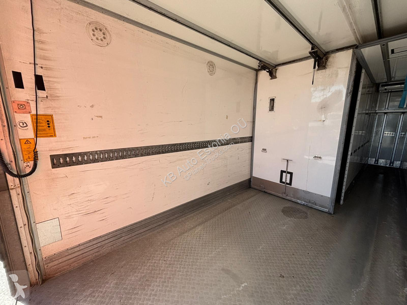 شاحنة Volvo 500 6x2 ThermoKing T-1200R / box...