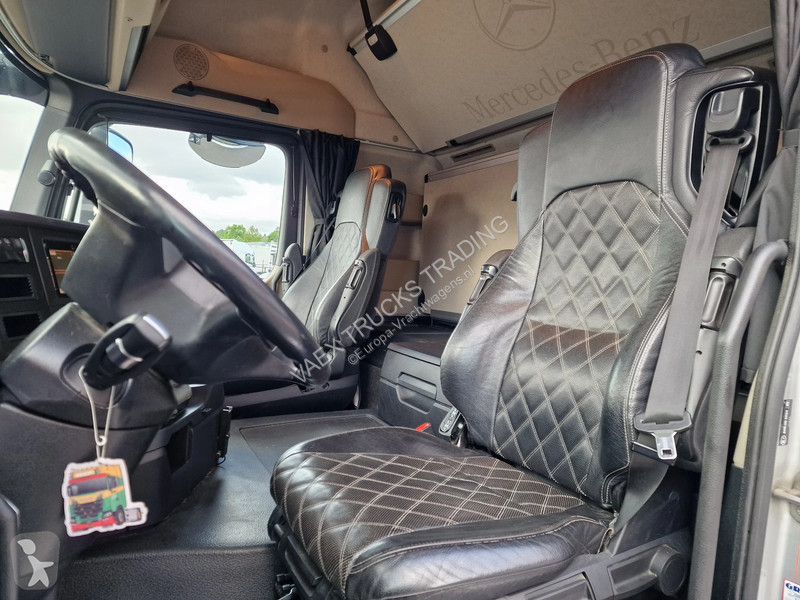 Camion Mercedes 2558 6x2 - AJK Hooklift 20T -...