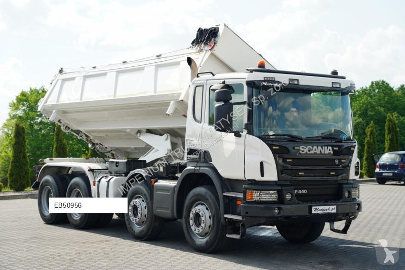 شاحنة Scania P 440 / 8x4 / WYWROTKA 2 STRONNA /...