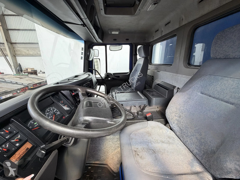 شاحنة Volvo 220 121651 km airco