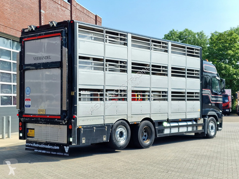 شاحنة Volvo 460 Berdex 3 deck livestock -...