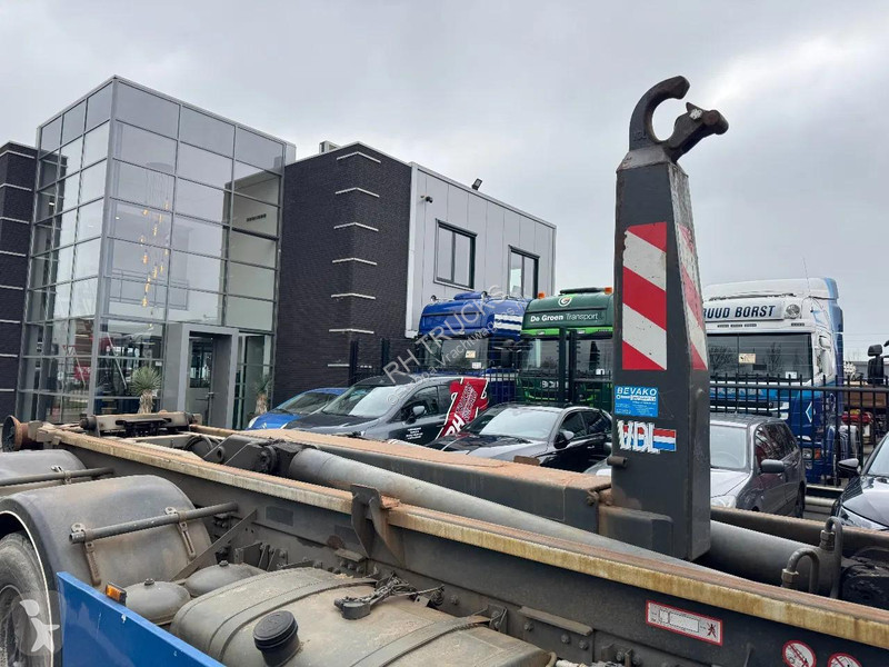 شاحنة DAF 6X2 - EURO 5 + VDL HOOK + LIFT AXLE