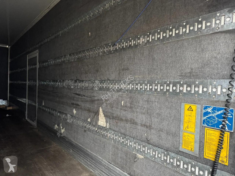 شاحنة Iveco EuroCargo 160 280 4X2 CLOSED BOX...