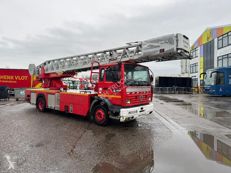 شاحنة Renault 230 4X2 CAMIVA LIFT 1433 HOURS