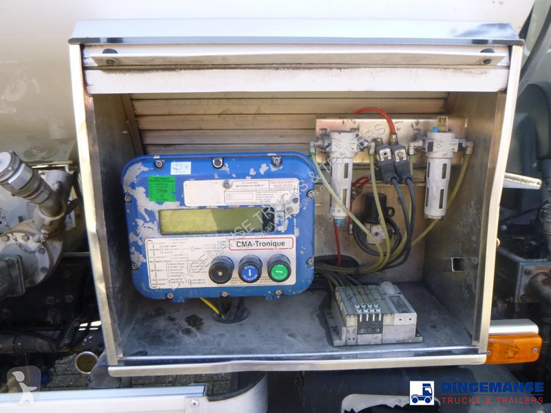 شاحنة Renault 260 dxi 4x2 fuel tank 11.5 m3 / 3...