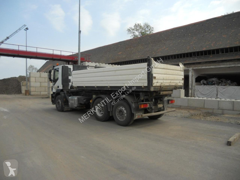 شاحنة Iveco + Anhänger + Schiebenschild +...