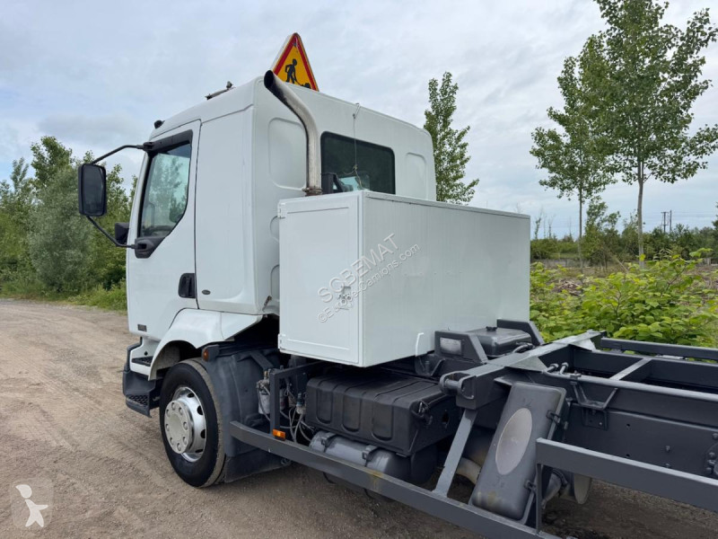 شاحنة Renault 220 DCI
