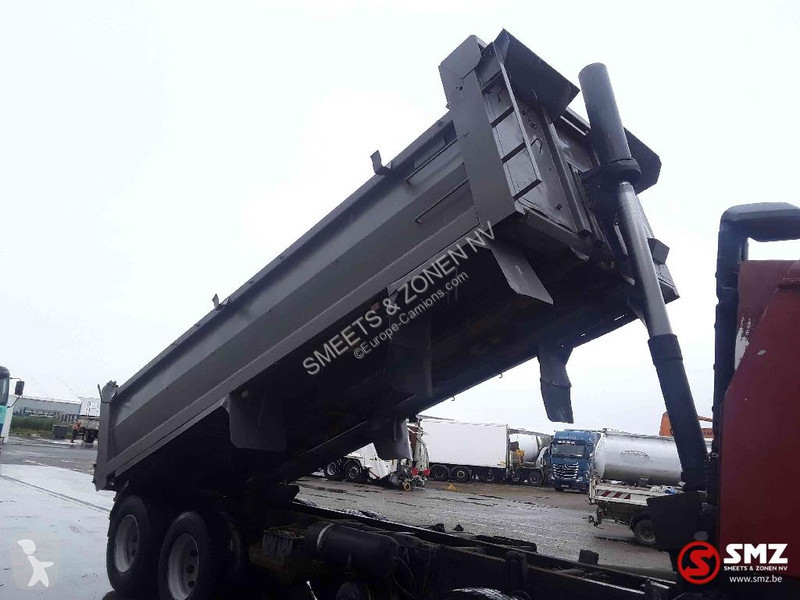شاحنة Volvo 320 8x4