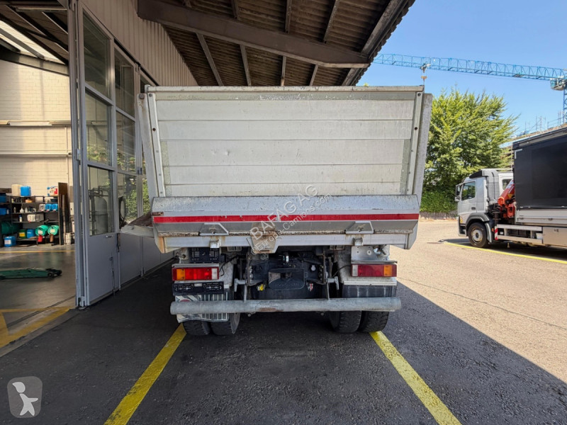 شاحنة Iveco 260t45 trakker