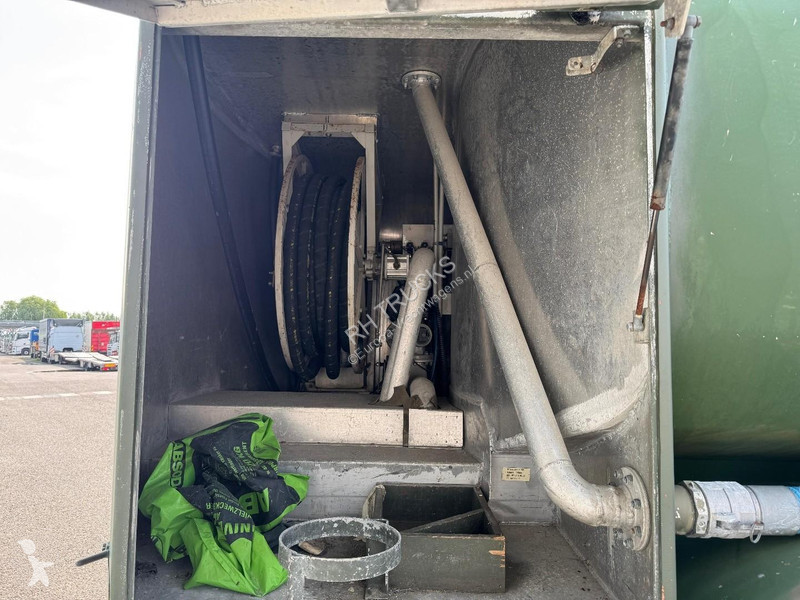 شاحنة Volvo 6X4 Robson-Drive + TANK 14.000 LITER