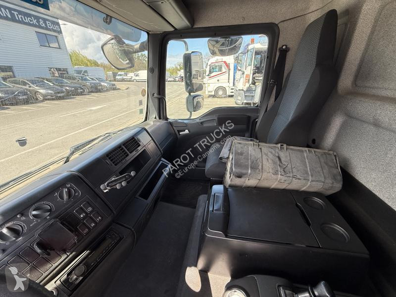 Camion MAN 12.180
