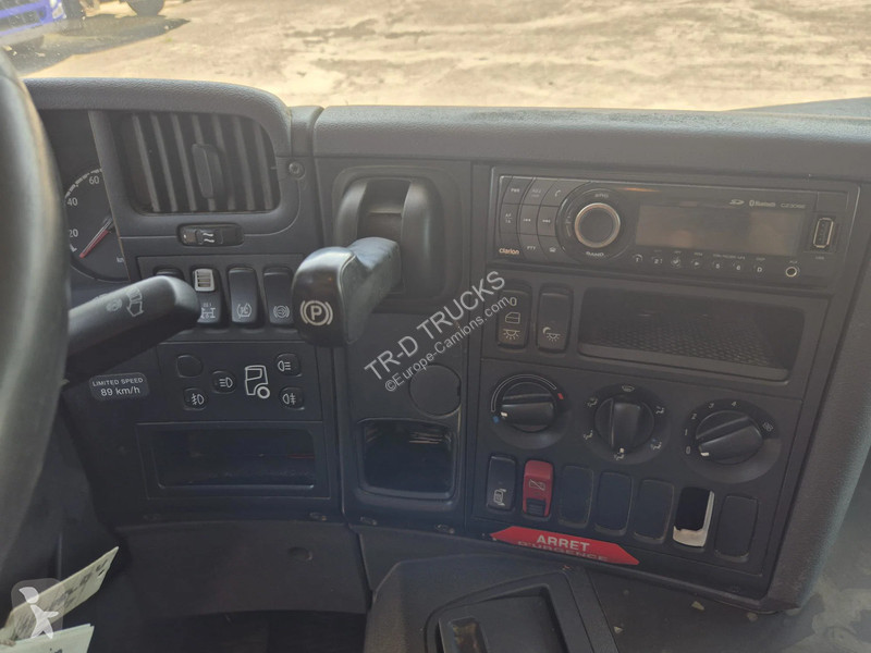 شاحنة Scania P280 FUEL / CARBURANT 00L - 4 COMP...