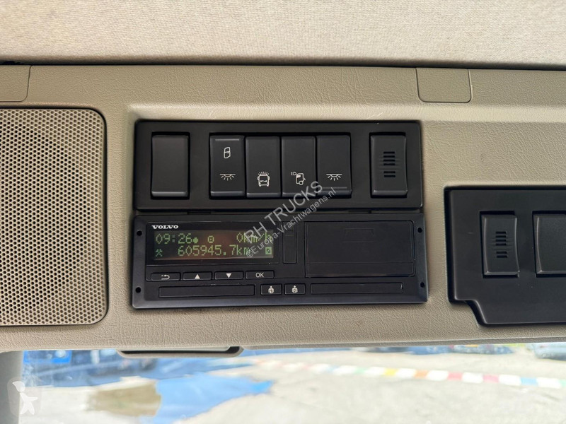 شاحنة Volvo 420 6X2 EURO 6 - 605.945 KM -...