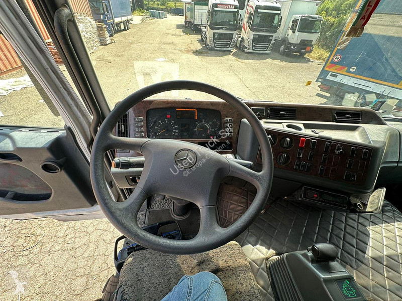Camion Mercedes ACTROS 2548
