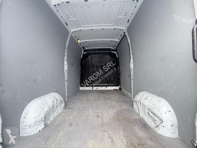 Грузовик Renault MASTER