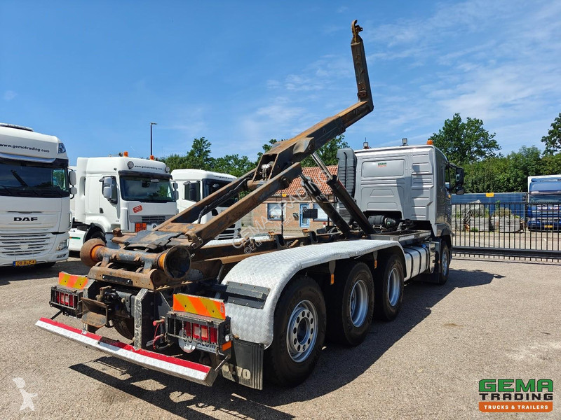 شاحنة Volvo 500 8x4/4 Sleeper Cab Euro5 - Hiab...