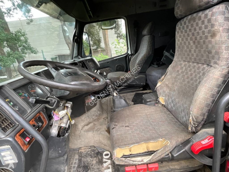 شاحنة Volvo 520 8X4