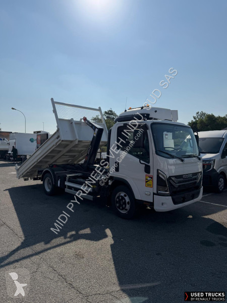 شاحنة Isuzu M30
