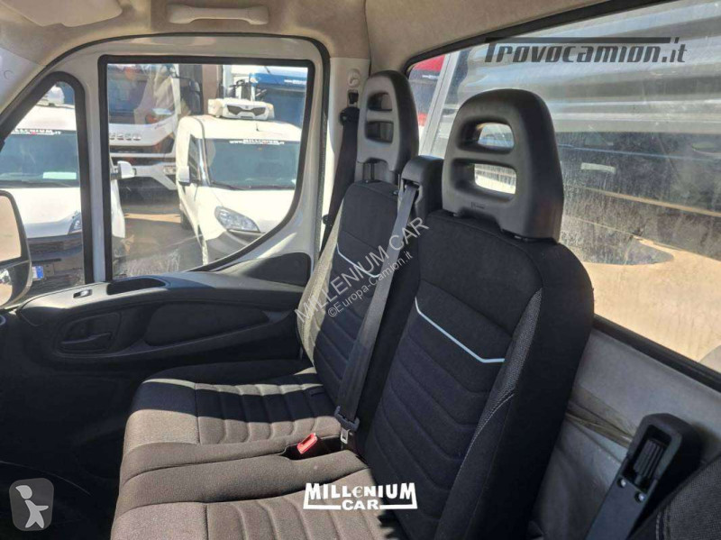 شاحنة Iveco 35-14 RIBALTABILE TRILAT 2022