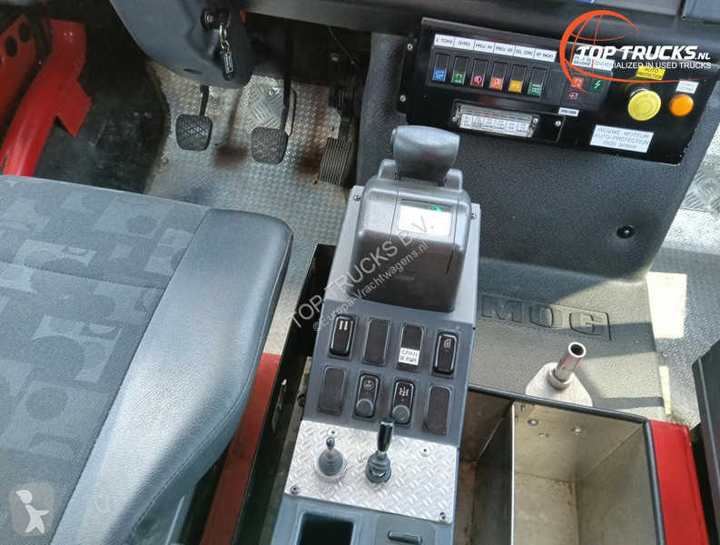 شاحنة Mercedes U 5000 4x4 - (type 437.4) 3.900...