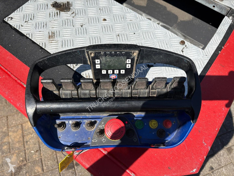 شاحنة Iveco 360 + HMF 4020 K5 + EURO 6 + JIB...