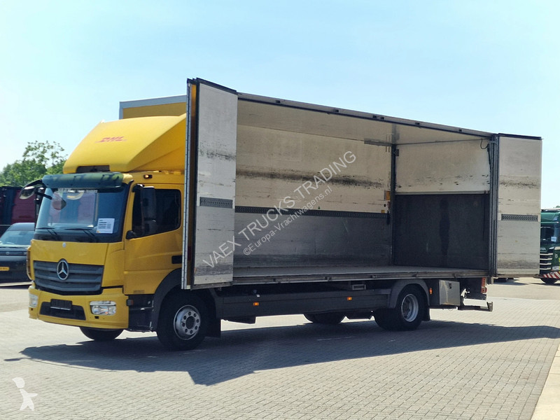 شاحنة Mercedes 1223 4x2 Box with sidedoors -...