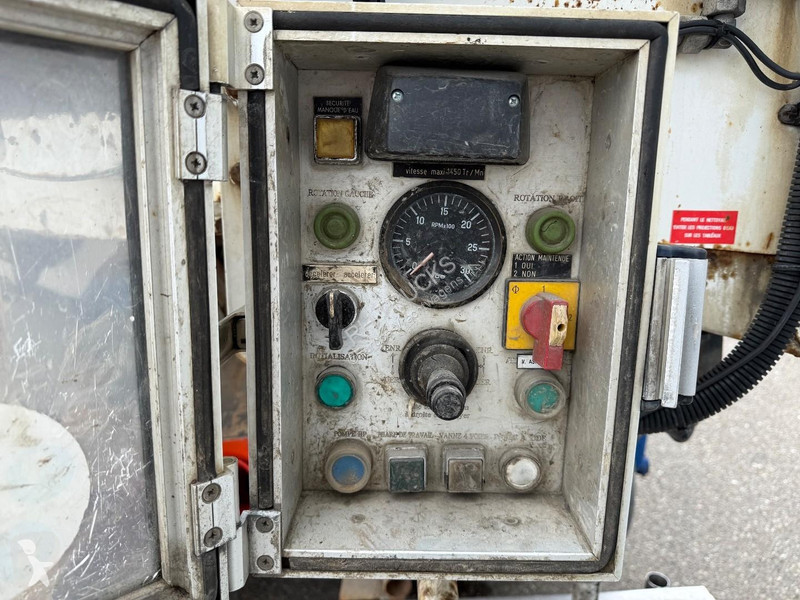 شاحنة Renault 370 6x4 Vacuum tank 12,000...