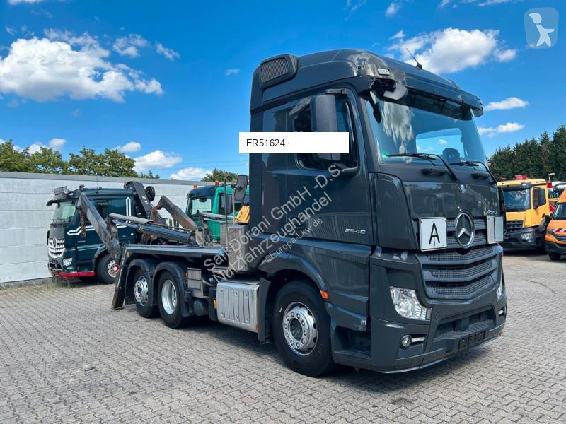 شاحنة Mercedes 2545
