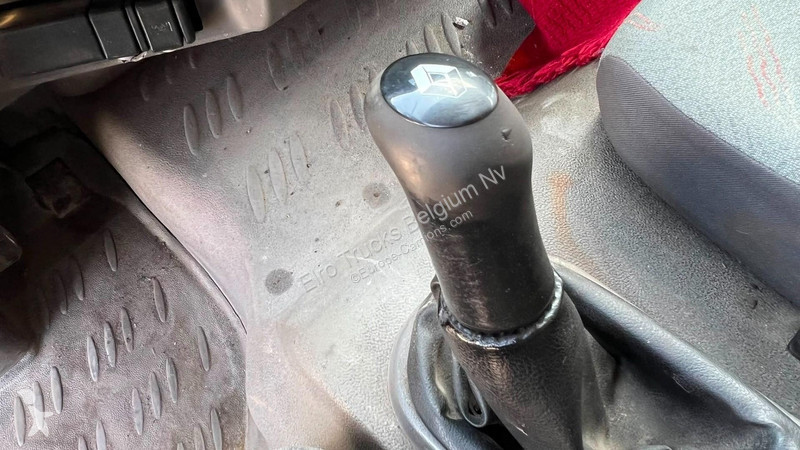 شاحنة Renault 180 (12 TONNES / LAMES / STEEL...