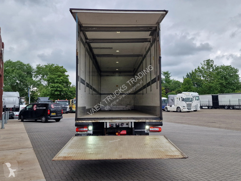 شاحنة Volvo 13460 6X2 - full air - WB600 -...