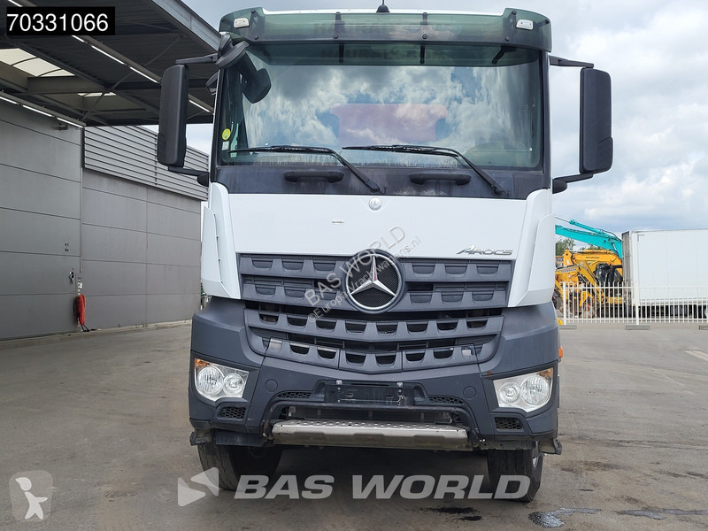 شاحنة Mercedes 3243 8X4 14m3 2-way tipper...