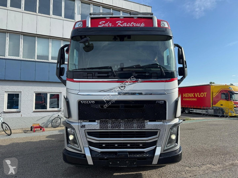 شاحنة Volvo 16750 6X4 EURO 6 + EPSILON S260Z +...