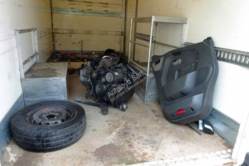 Camion Renault MASTER CAISSE 2,3 DCI 136