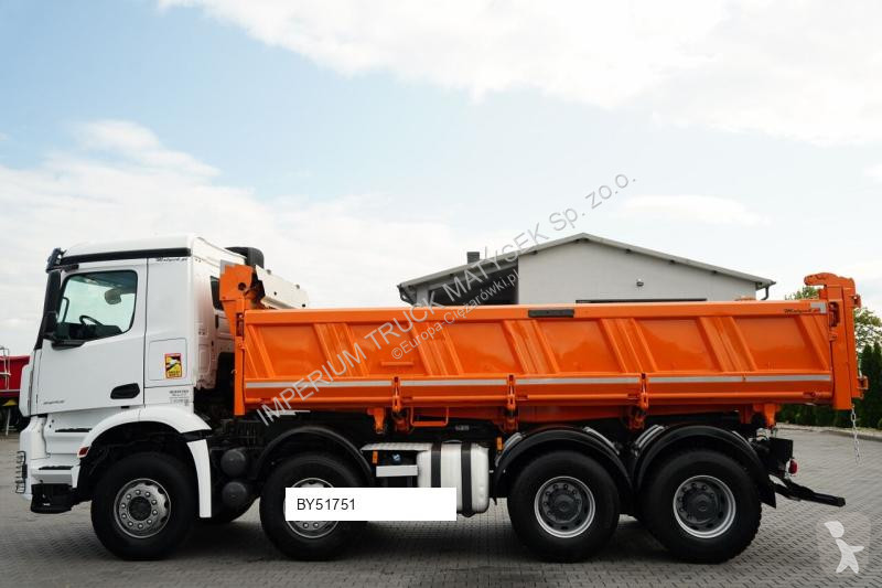 شاحنة Mercedes AROCS 3243